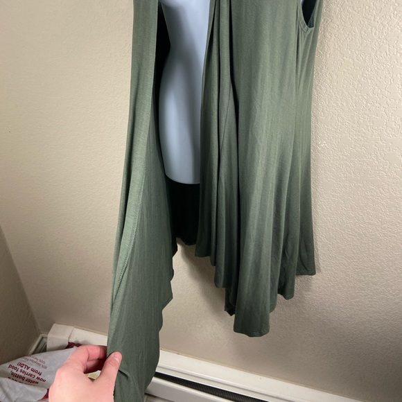 Vision USA Cardigan Vest In Army Green Size Medium - Picture 4 of 6